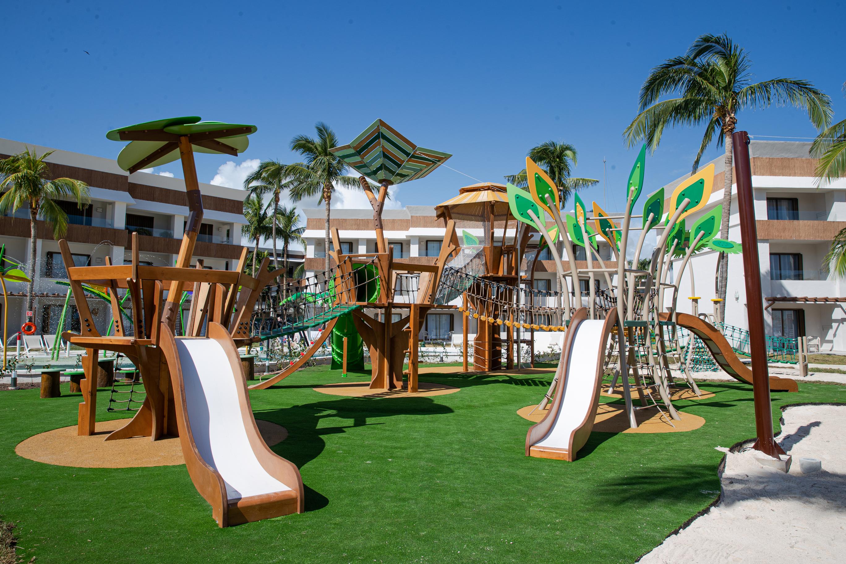 Hotel Bahia Principe Grand Tulum Riviera Maya Esterno foto Playground at Iberostar Grand Hotel Bávaro
