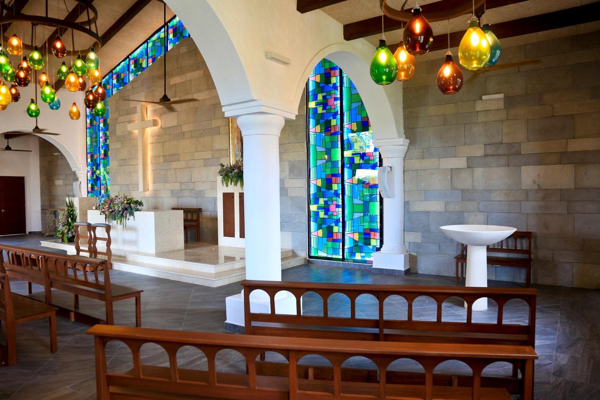 Hotel Bahia Principe Grand Tulum Riviera Maya Esterno foto Interior of the church