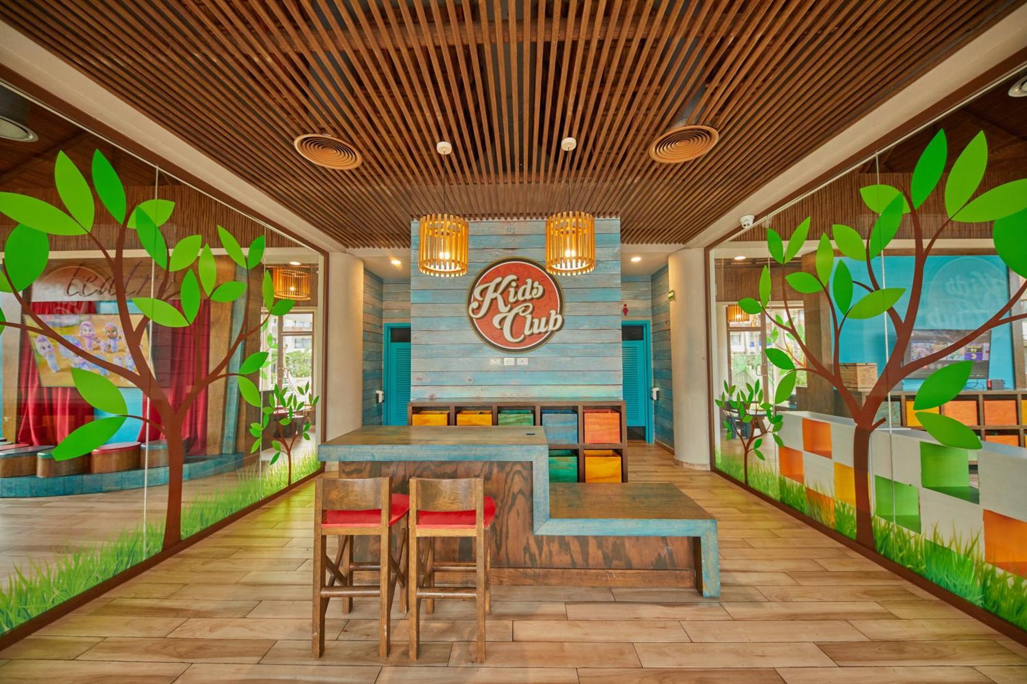 Hotel Bahia Principe Grand Tulum Riviera Maya Esterno foto Kids Club at the Sheraton Vistana Resort